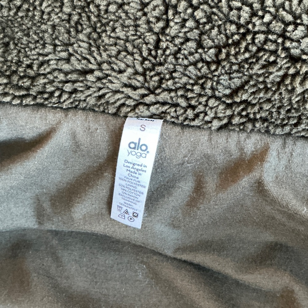 ALO Yoga Olive Green Foxy Sherpa Hooded Jacket - Picture 10 of 10